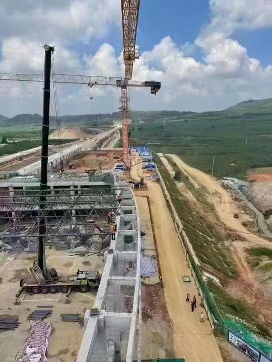 山東華中重鋼工程案例——扶綏南站站房及網架屋面工程"width: